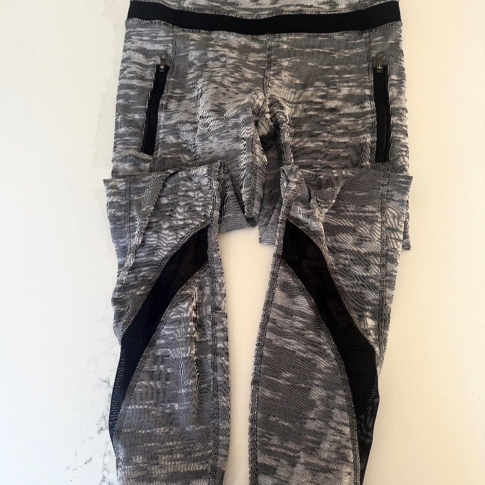 Lululemon leggings w pockets size 6